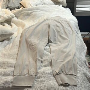 Athleta Salutation  Joggers NWT